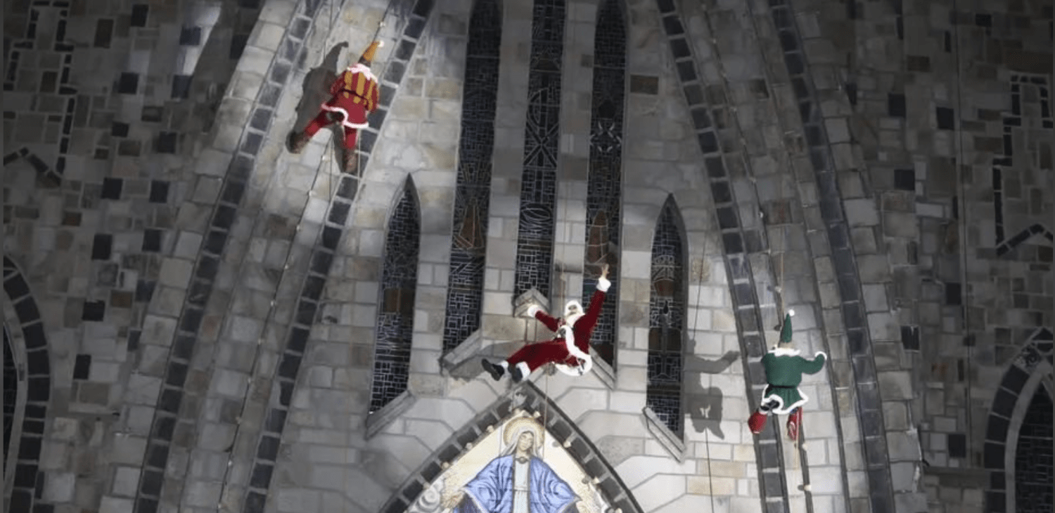 Descida do Papai Noel de rapel em Canela